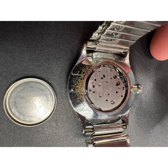 Vintage Timex Watch Men's 33mm Silver Tone Stainless Steel Band Classic Dial - Picture 9 of 11